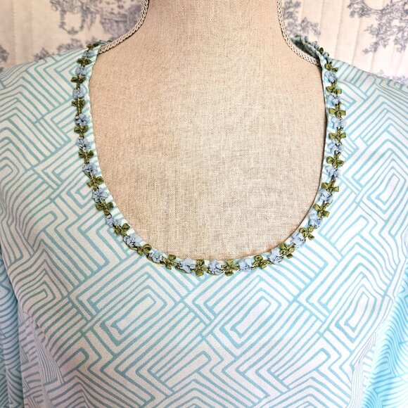 Size M Long Sleeve Blouse Floral Trim New - Picture 4 of 13